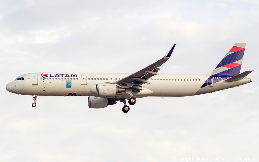 LATAM Airlines Chile Airbus A321-211 (CC-BEQ) | Photo 528959