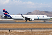 LATAM Airlines Chile Airbus A321-211 (CC-BEQ) at  Santiago - Comodoro Arturo Merino Benitez International, Chile