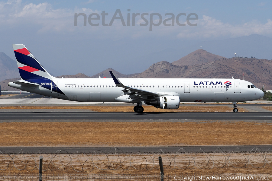 LATAM Airlines Chile Airbus A321-211 (CC-BER) | Photo 564057