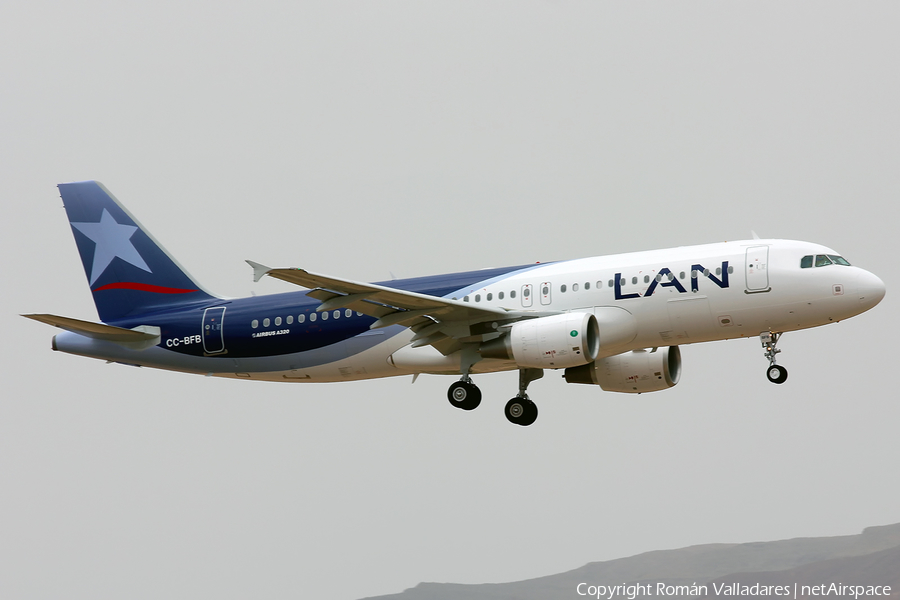LAN Airlines Airbus A320-214 (CC-BFB) | Photo 343674