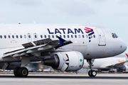 LATAM Airlines Chile Airbus A320-214 (CC-BFD) at  Miami - International, United States