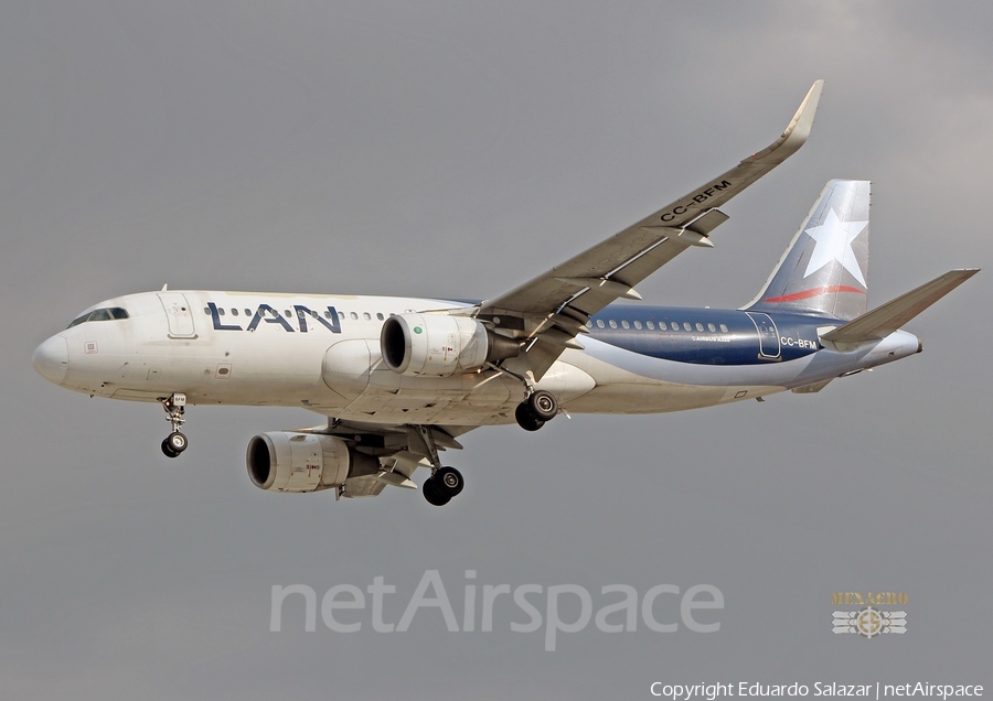LAN Airlines Airbus A320-214 (CC-BFM) | Photo 463444