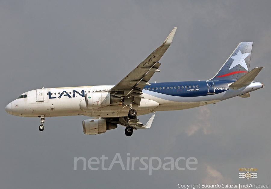 LAN Airlines Airbus A320-214 (CC-BFM) | Photo 535730