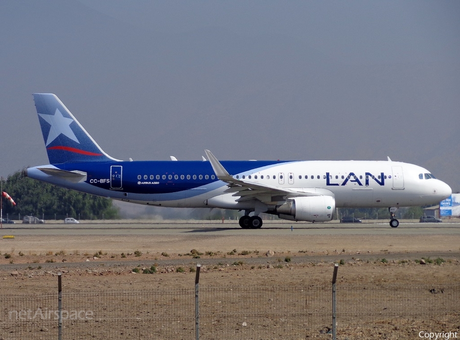 LAN Airlines Airbus A320-214 (CC-BFS) | Photo 44413