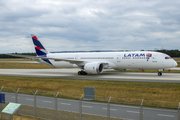 LATAM Airlines Chile Boeing 787-9 Dreamliner (CC-BGB) at  Frankfurt am Main, Germany