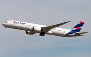 LATAM Airlines Chile Boeing 787-9 Dreamliner (CC-BGB) at  Madrid - Barajas, Spain