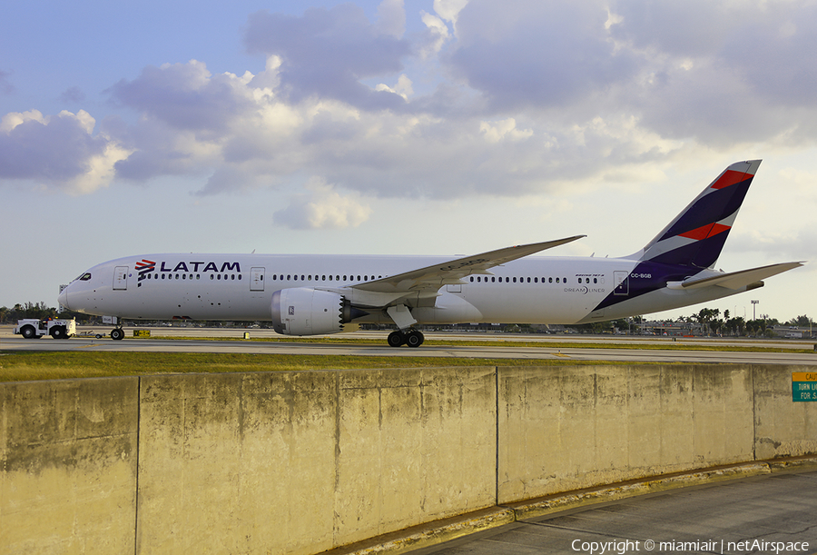 LATAM Airlines Chile Boeing 787-9 Dreamliner (CC-BGB) | Photo 145779
