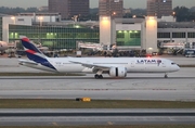 LATAM Airlines Chile Boeing 787-9 Dreamliner (CC-BGB) at  Miami - International, United States