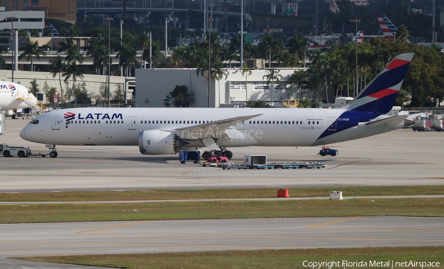 LATAM Airlines Chile Boeing 787-9 Dreamliner (CC-BGB) | Photo 438712