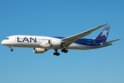 LAN Airlines Boeing 787-9 Dreamliner (CC-BGC) at  New York - John F. Kennedy International, United States