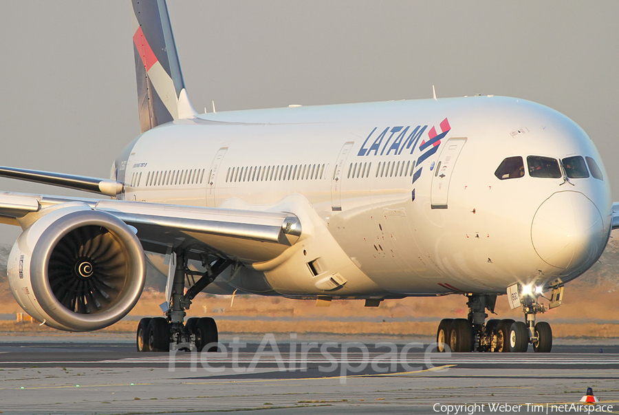 LATAM Airlines Chile Boeing 787-9 Dreamliner (CC-BGC) | Photo 260689