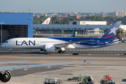 LAN Airlines Boeing 787-9 Dreamliner (CC-BGD) at  New York - John F. Kennedy International, United States