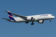 LATAM Airlines Chile Boeing 787-9 Dreamliner (CC-BGD) at  New York - John F. Kennedy International, United States