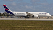 LATAM Airlines Chile Boeing 787-9 Dreamliner (CC-BGD) at  Miami - International, United States