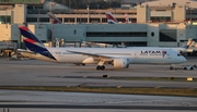 LATAM Airlines Chile Boeing 787-9 Dreamliner (CC-BGD) at  Miami - International, United States