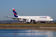 LATAM Airlines Chile Boeing 787-9 Dreamliner (CC-BGD) at  Sydney - Kingsford Smith International, Australia