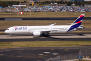 LATAM Airlines Chile Boeing 787-9 Dreamliner (CC-BGD) at  Sydney - Kingsford Smith International, Australia