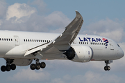 LATAM Airlines Chile Boeing 787-9 Dreamliner (CC-BGE) at  Miami - International, United States