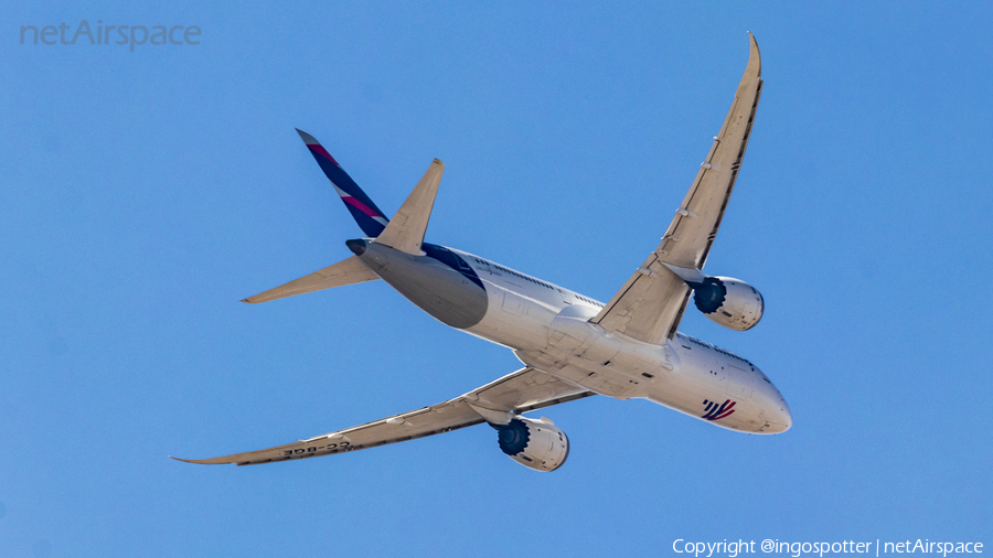 LATAM Airlines Chile Boeing 787-9 Dreamliner (CC-BGE) | Photo 393986