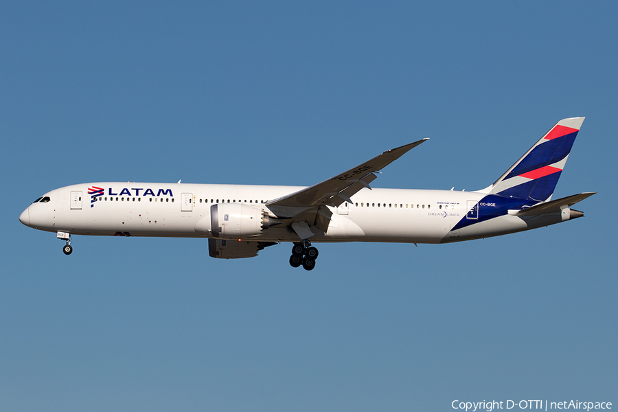 LATAM Airlines Chile Boeing 787-9 Dreamliner (CC-BGE) | Photo 375588