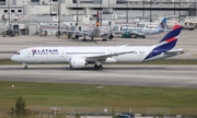 LATAM Airlines Chile Boeing 787-9 Dreamliner (CC-BGE) at  Miami - International, United States