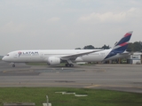 LATAM Airlines Chile Boeing 787-9 Dreamliner (CC-BGF) at  Bogota - El Dorado International, Colombia