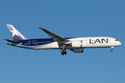 LAN Airlines Boeing 787-9 Dreamliner (CC-BGH) at  New York - John F. Kennedy International, United States