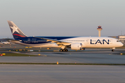 LATAM Airlines Chile Boeing 787-9 Dreamliner (CC-BGH) at  Frankfurt am Main, Germany