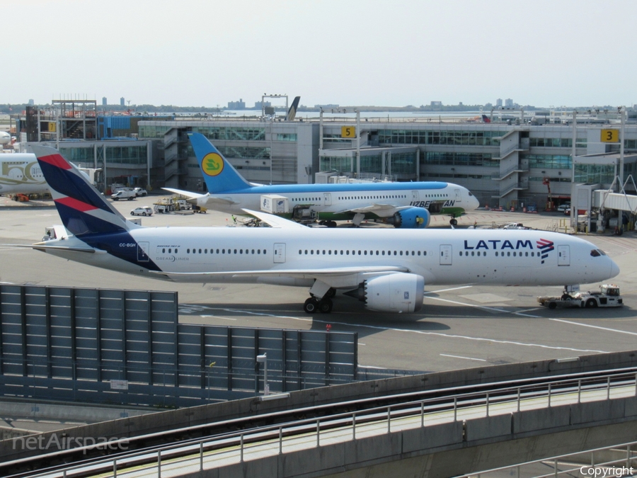 LATAM Airlines Chile Boeing 787-9 Dreamliner (CC-BGH) | Photo 527613