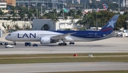 LATAM Airlines Chile Boeing 787-9 Dreamliner (CC-BGJ) at  Miami - International, United States