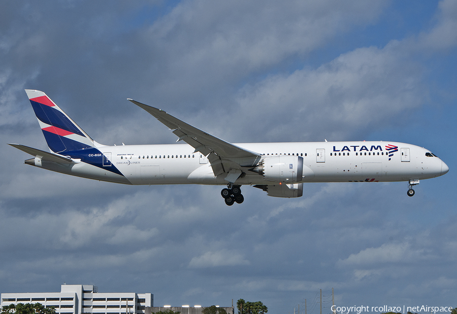 LATAM Airlines Chile Boeing 787-9 Dreamliner (CC-BGK) | Photo 445203