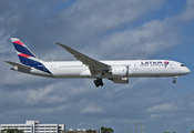 LATAM Airlines Chile Boeing 787-9 Dreamliner (CC-BGK) at  Miami - International, United States