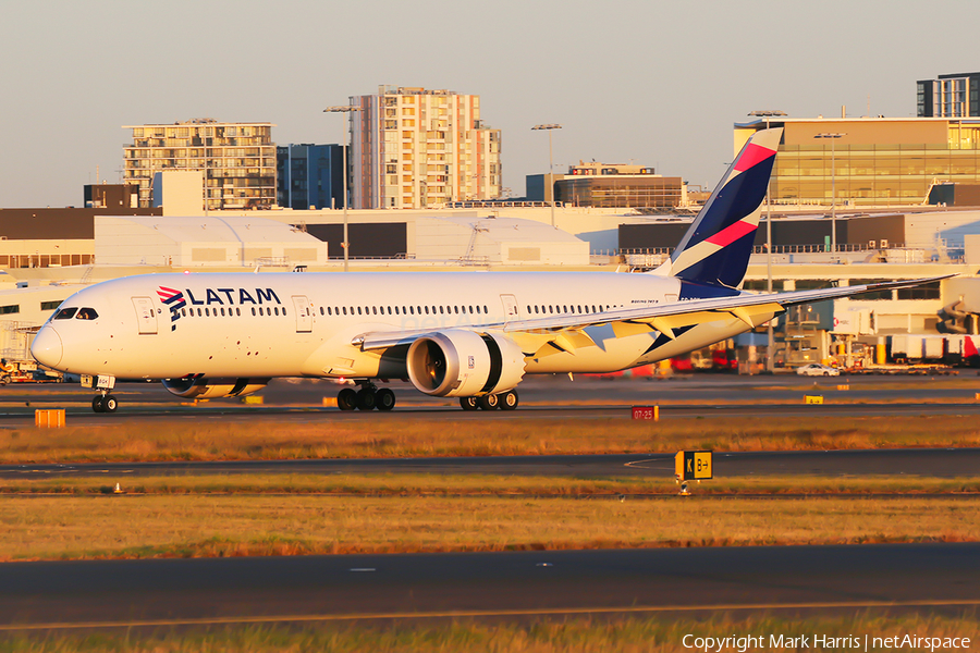 LATAM Airlines Chile Boeing 787-9 Dreamliner (CC-BGK) | Photo 358926