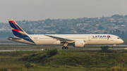LATAM Airlines Chile Boeing 787-9 Dreamliner (CC-BGL) at  Sao Paulo - Guarulhos - Andre Franco Montoro (Cumbica), Brazil