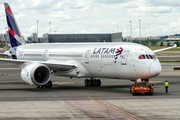LATAM Airlines Chile Boeing 787-9 Dreamliner (CC-BGL) at  London - Heathrow, United Kingdom