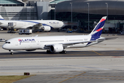 LATAM Airlines Chile Boeing 787-9 Dreamliner (CC-BGL) at  Miami - International, United States
