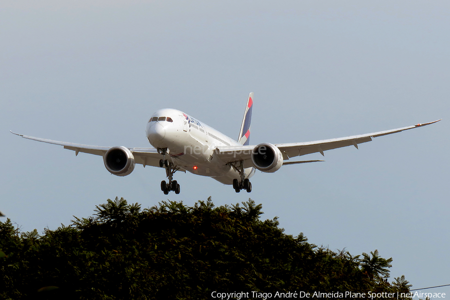 LATAM Airlines Chile Boeing 787-9 Dreamliner (CC-BGM) | Photo 409494