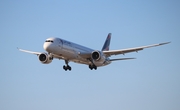 LATAM Airlines Chile Boeing 787-9 Dreamliner (CC-BGM) at  Los Angeles - International, United States