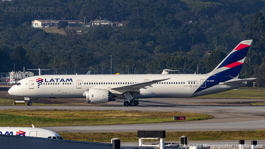 LATAM Airlines Chile Boeing 787-9 Dreamliner (CC-BGP) | Photo 506688