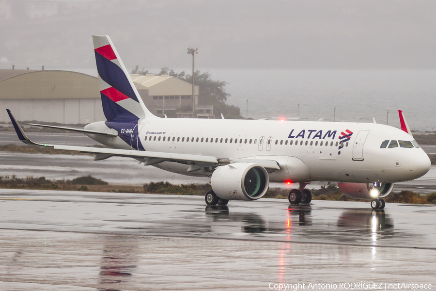 LATAM Airlines Chile Airbus A320-271N (CC-BHB) | Photo 201300