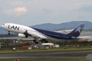 LAN Airlines Airbus A340-313X (CC-CQG) at  Auckland - International, New Zealand