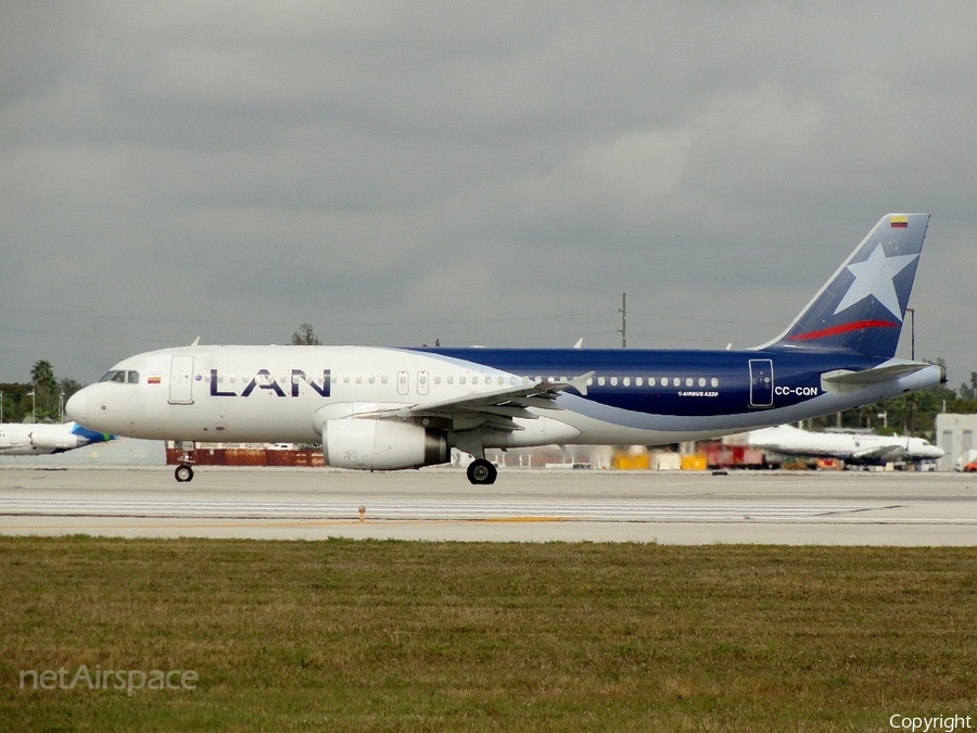 LAN Colombia Airbus A320-233 (CC-CQN) | Photo 20200