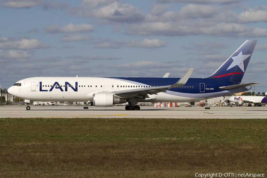 LAN Airlines Boeing 767-375(ER) (CC-CRG) | Photo 430774