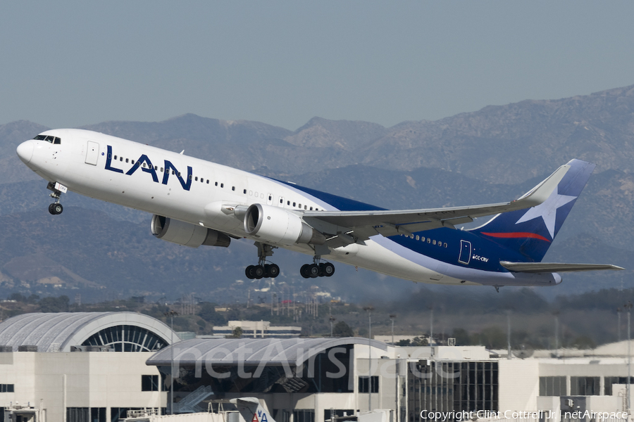 LAN Airlines Boeing 767-316(ER) (CC-CRV) | Photo 39604