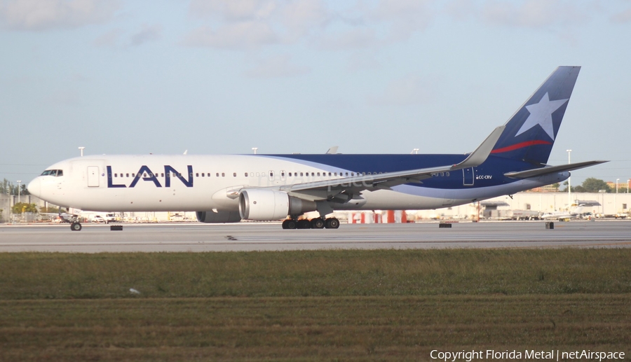 LAN Airlines Boeing 767-316(ER) (CC-CRV) | Photo 556335