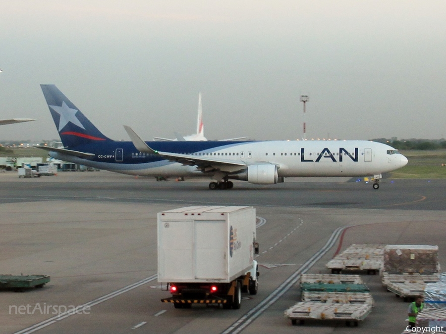 LAN Airlines Boeing 767-316(ER) (CC-CWF) | Photo 201523