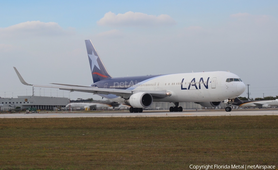 LAN Airlines Boeing 767-316(ER) (CC-CWF) | Photo 309295