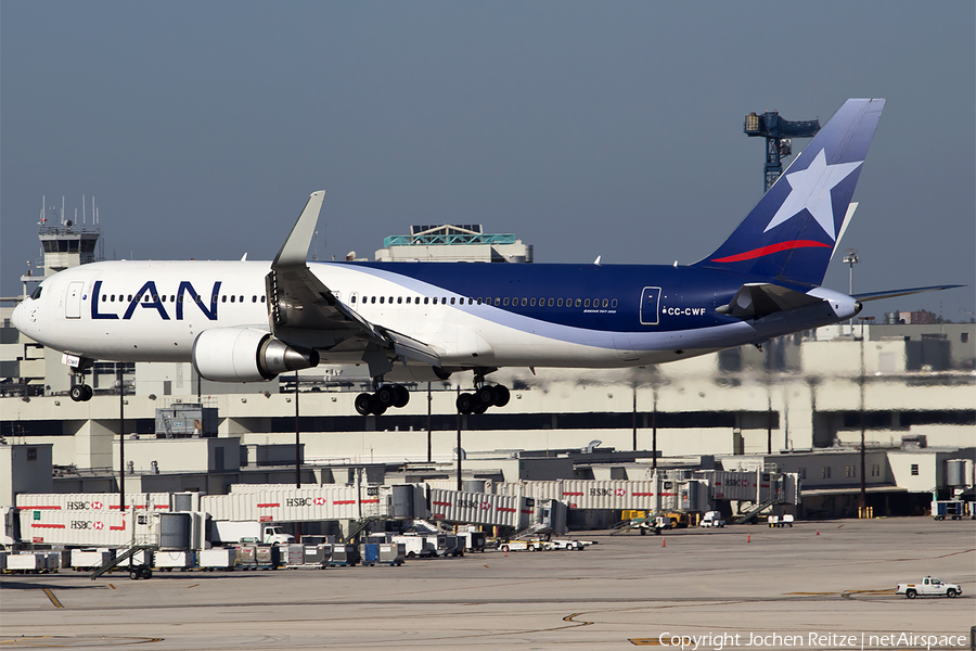 LAN Airlines Boeing 767-316(ER) (CC-CWF) | Photo 42789
