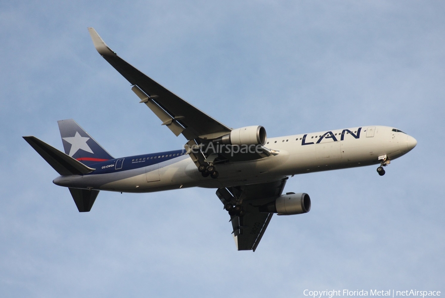 LAN Airlines Boeing 767-316(ER) (CC-CWG) | Photo 556791