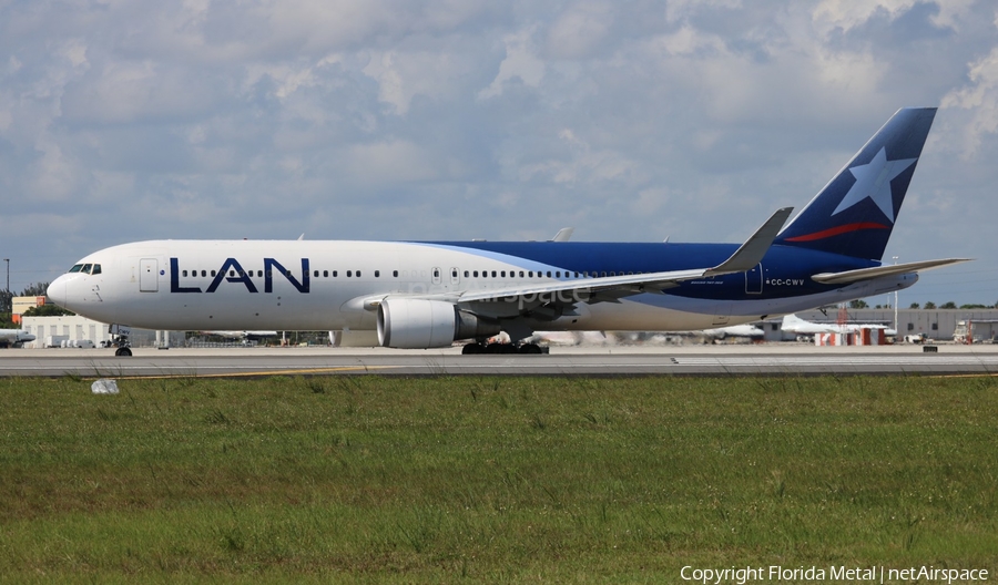 LAN Airlines Boeing 767-316(ER) (CC-CWV) | Photo 336029